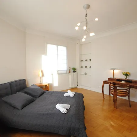 Grand Palais 4p Bob1309 Appartamento