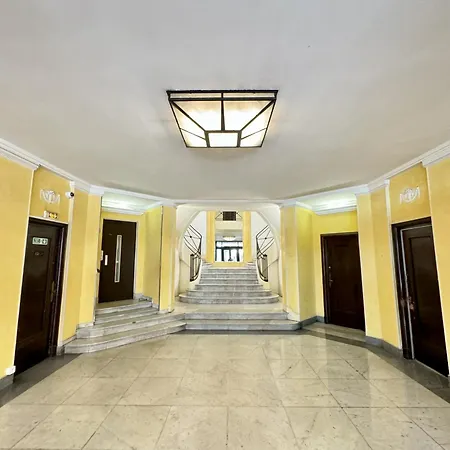 Grand Palais 4p Bob1309 * Cannes