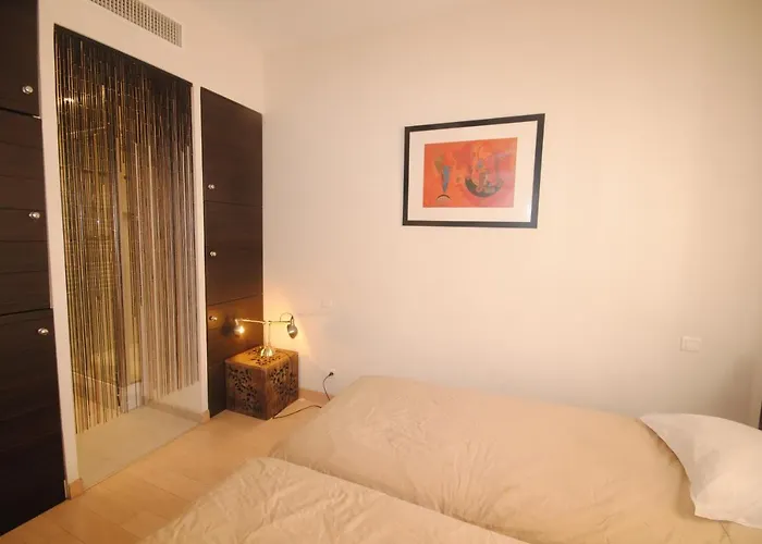 Grand Palais 4p Bob1309 アパート