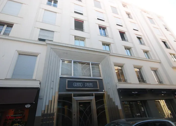 アパート Grand Palais 4p Bob1309