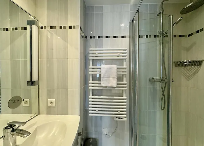 Grand Palais 4p Bob1309 *