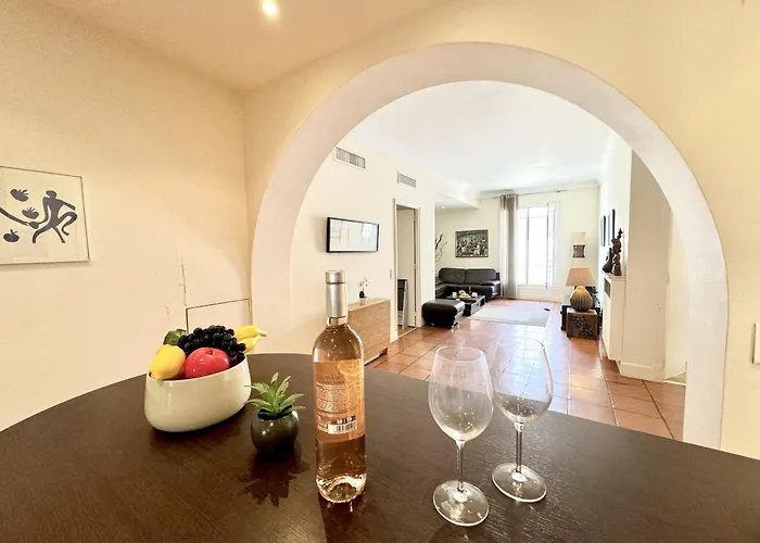 アパート Grand Palais 4p Bob1309 *